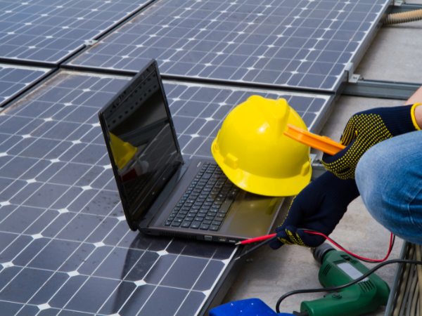 Ditta per manutenzione impianto fotovoltaico Brindisi